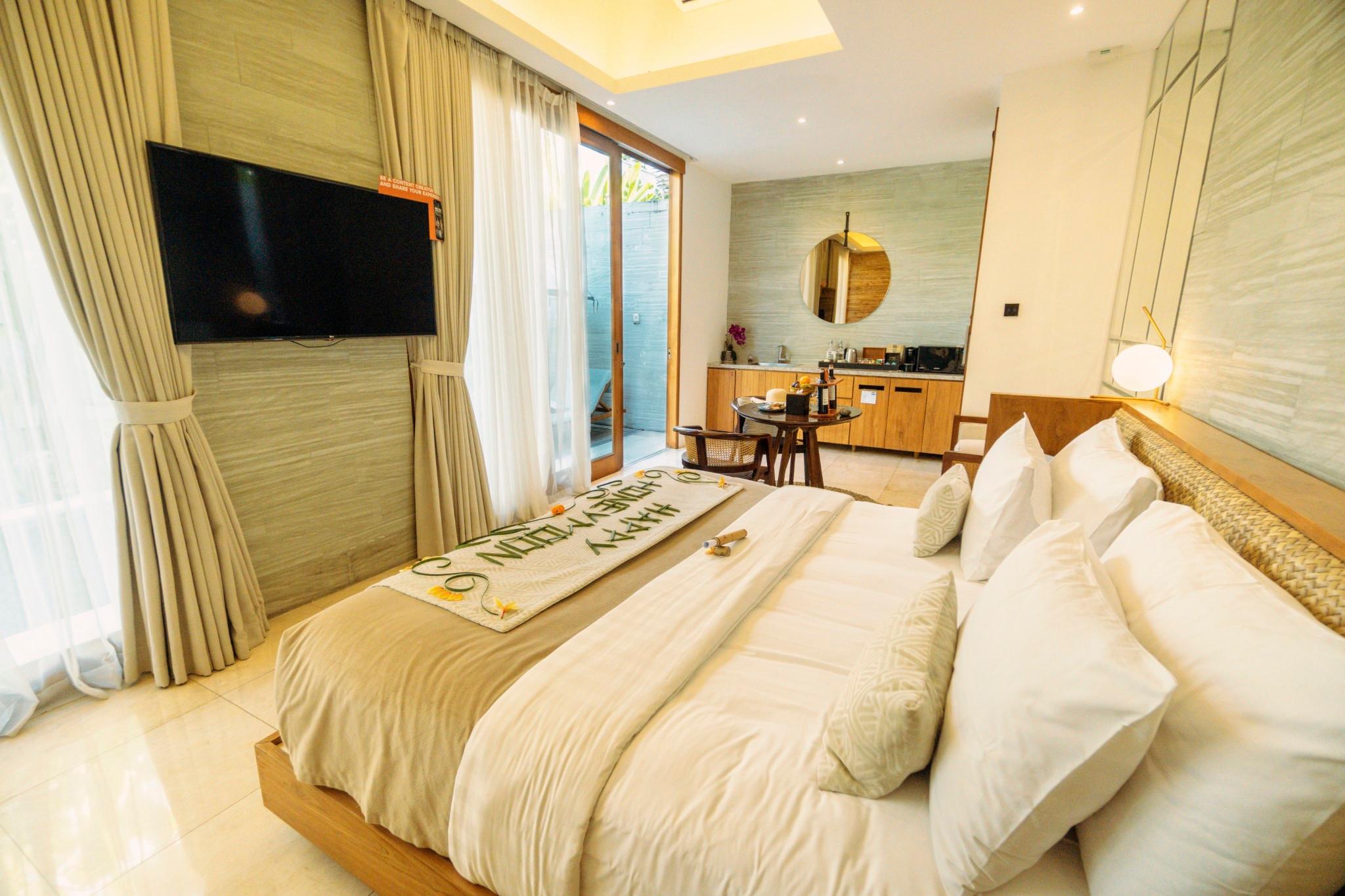 1 BEDROOM, VILLA, WITH POOL
