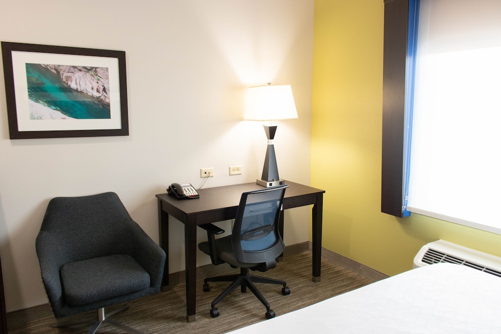 Holiday Inn Express Suites Temple Medical Center Area 35/40
