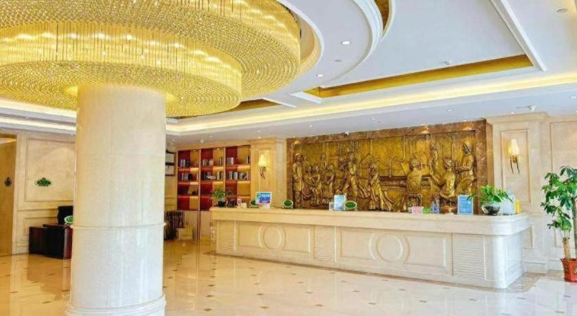 Vienna Hotel (Zhongshan Xiaolan High Speed Railway Station) 8/59