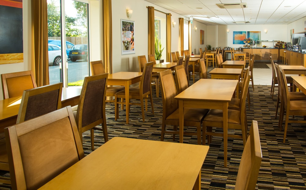 Holiday Inn Express Lichfield 22/38