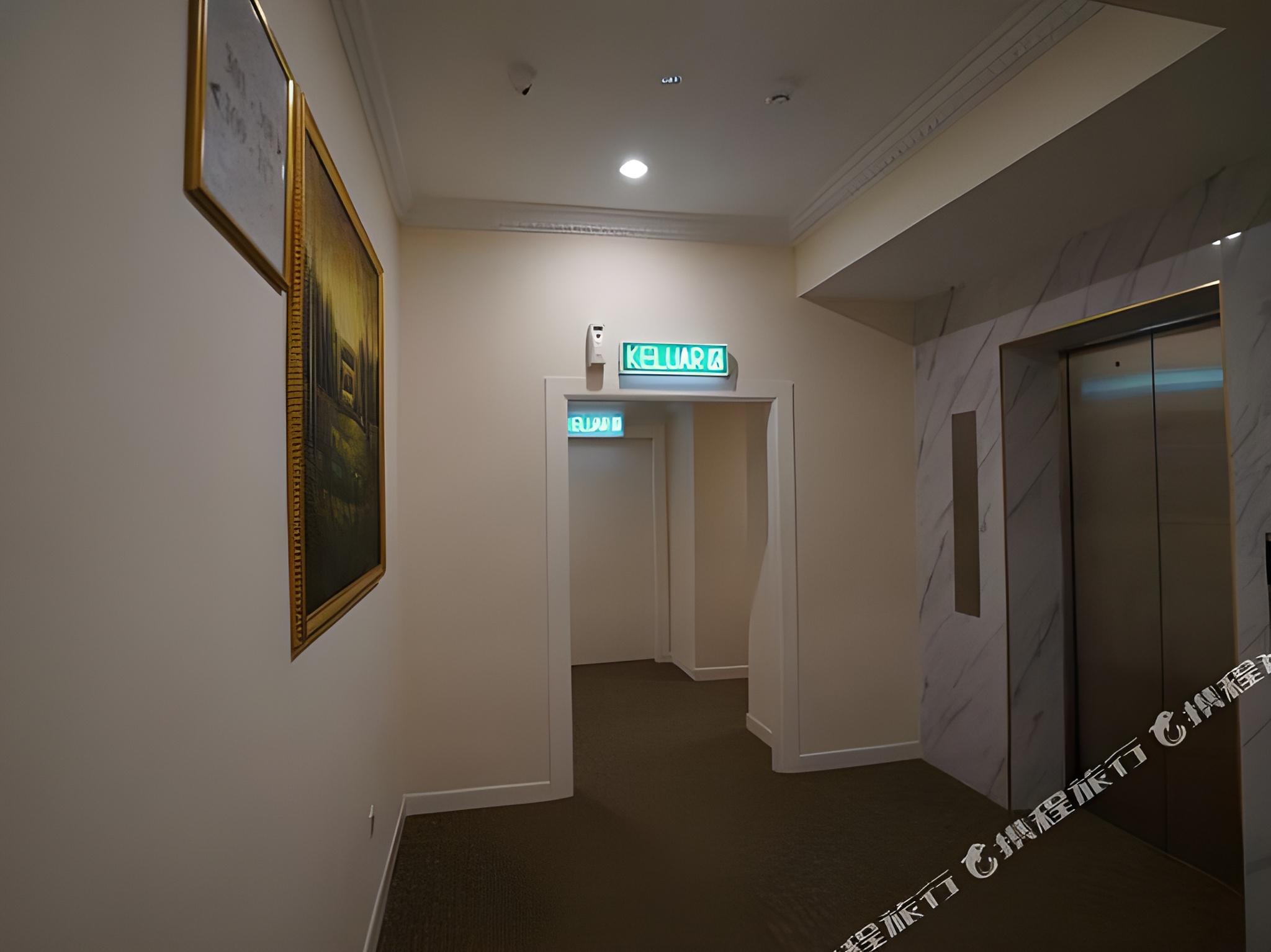 Ritzton Hotel 29/38
