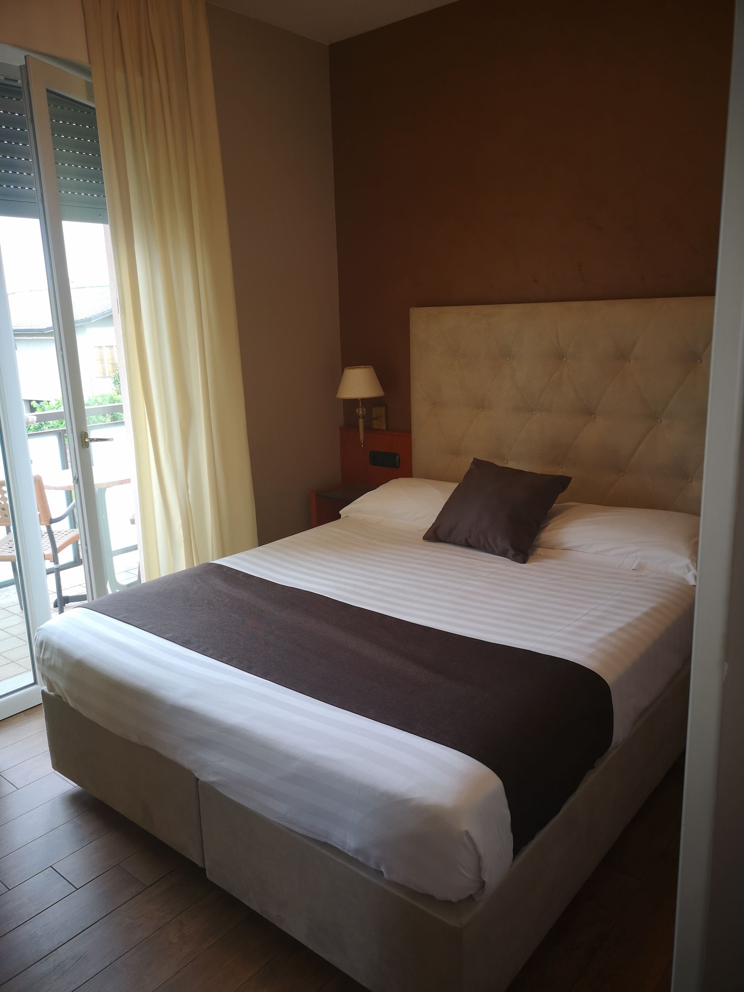 ECONOMY, DOUBLE BED