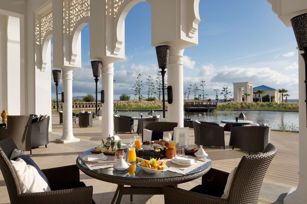Banyan Tree Tamouda Bay 65/87