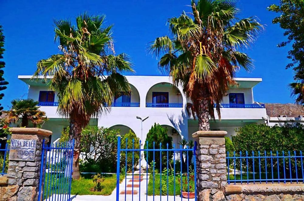 Nitsas Hotel Apartments 44/54
