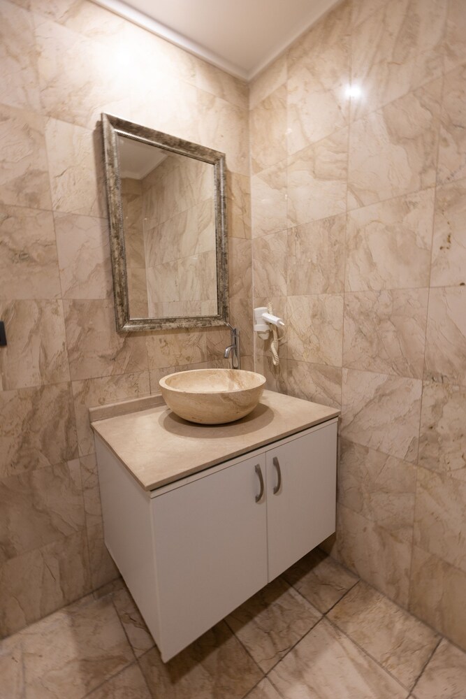 Asia Business Suites 49/50