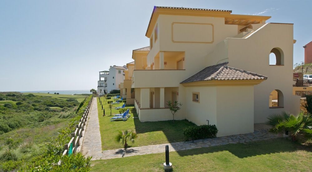Vista Real Apartments 40/45