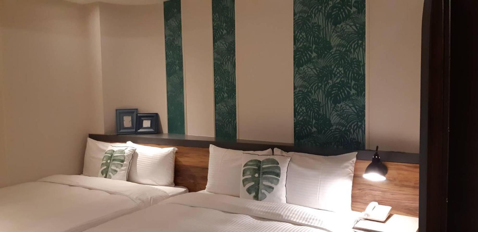 غرفة رباعية، New California Hotel 2/4