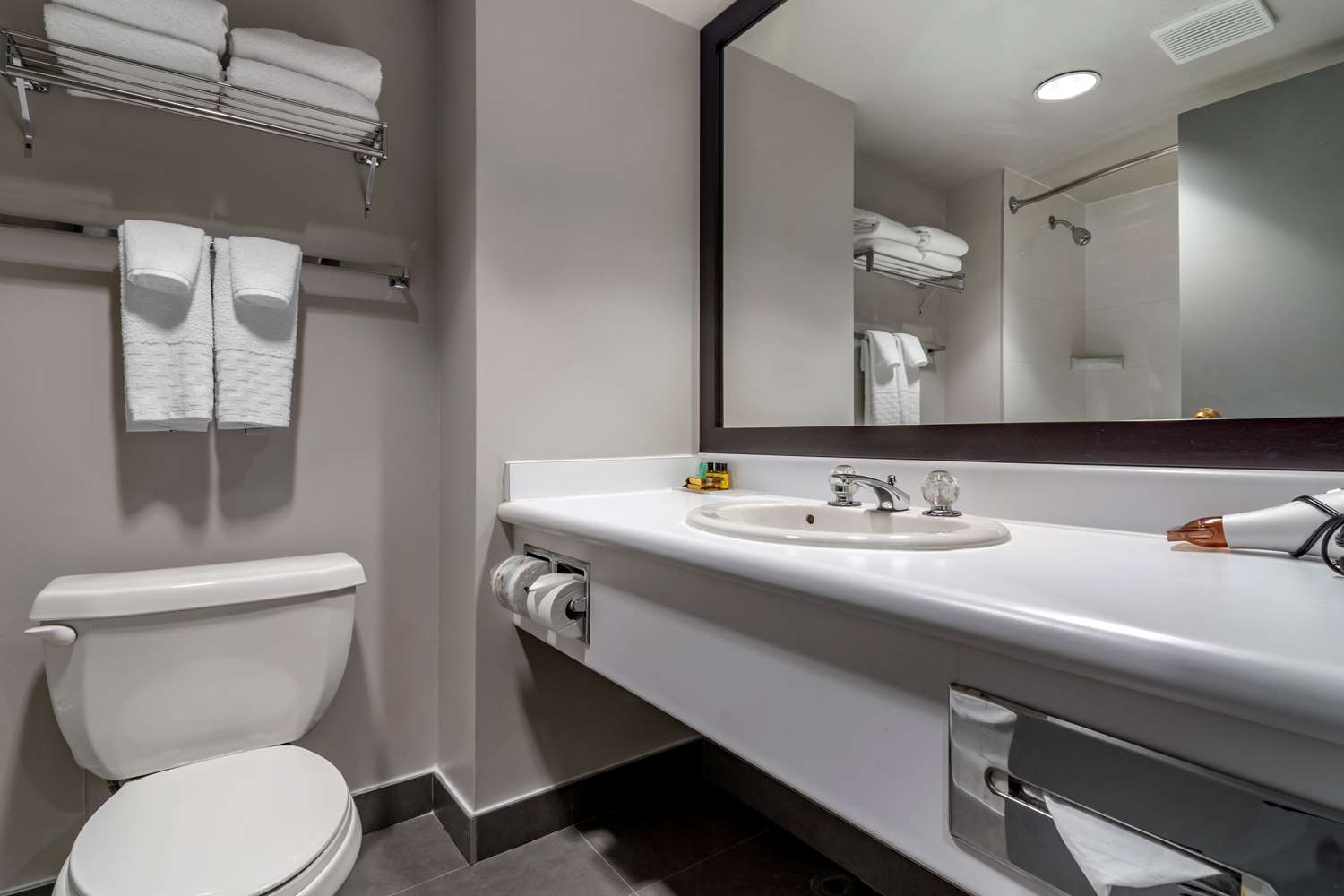 غرفة بسرير كينج، Best Western Plus Vancouver Airport Hotel 4/4