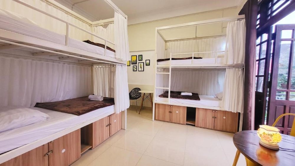 Amy 2 Hostel 13/29