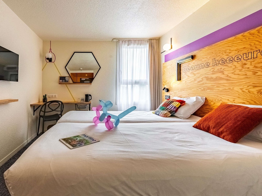 POP, TWIN BEDS
