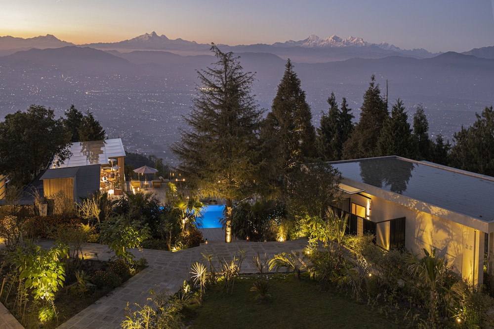 The Terraces Resort and Spa 65/69