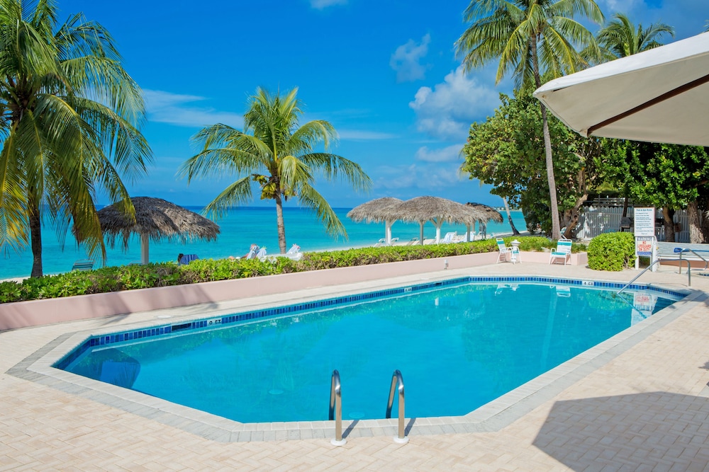 Aqua Bay Club Luxury Condos 41/50
