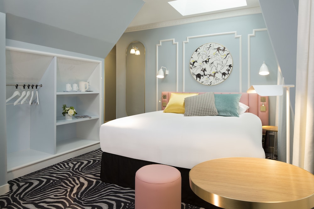 Hotel Pastel Paris 27/41