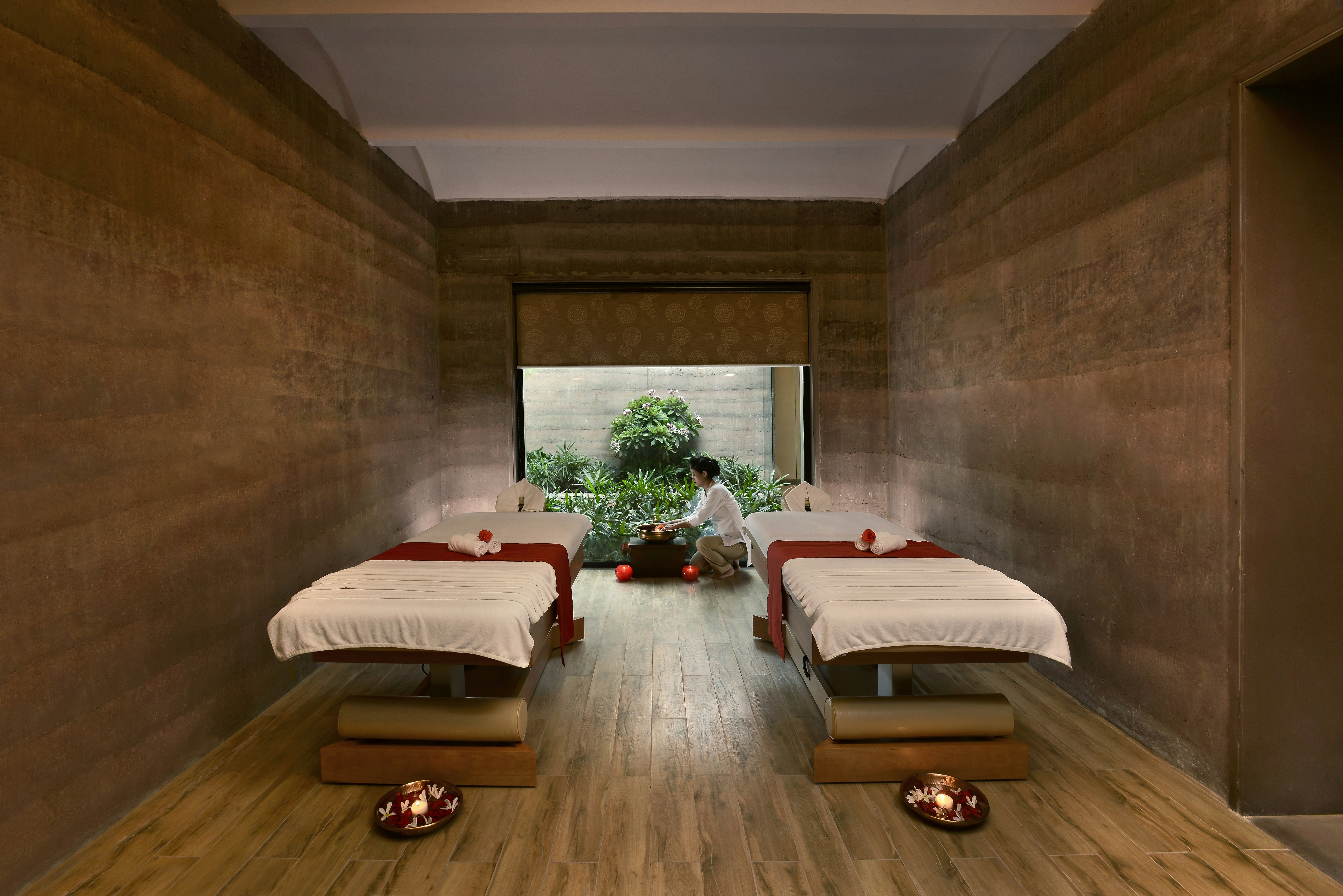 THE LALIT MANGAR 20/52