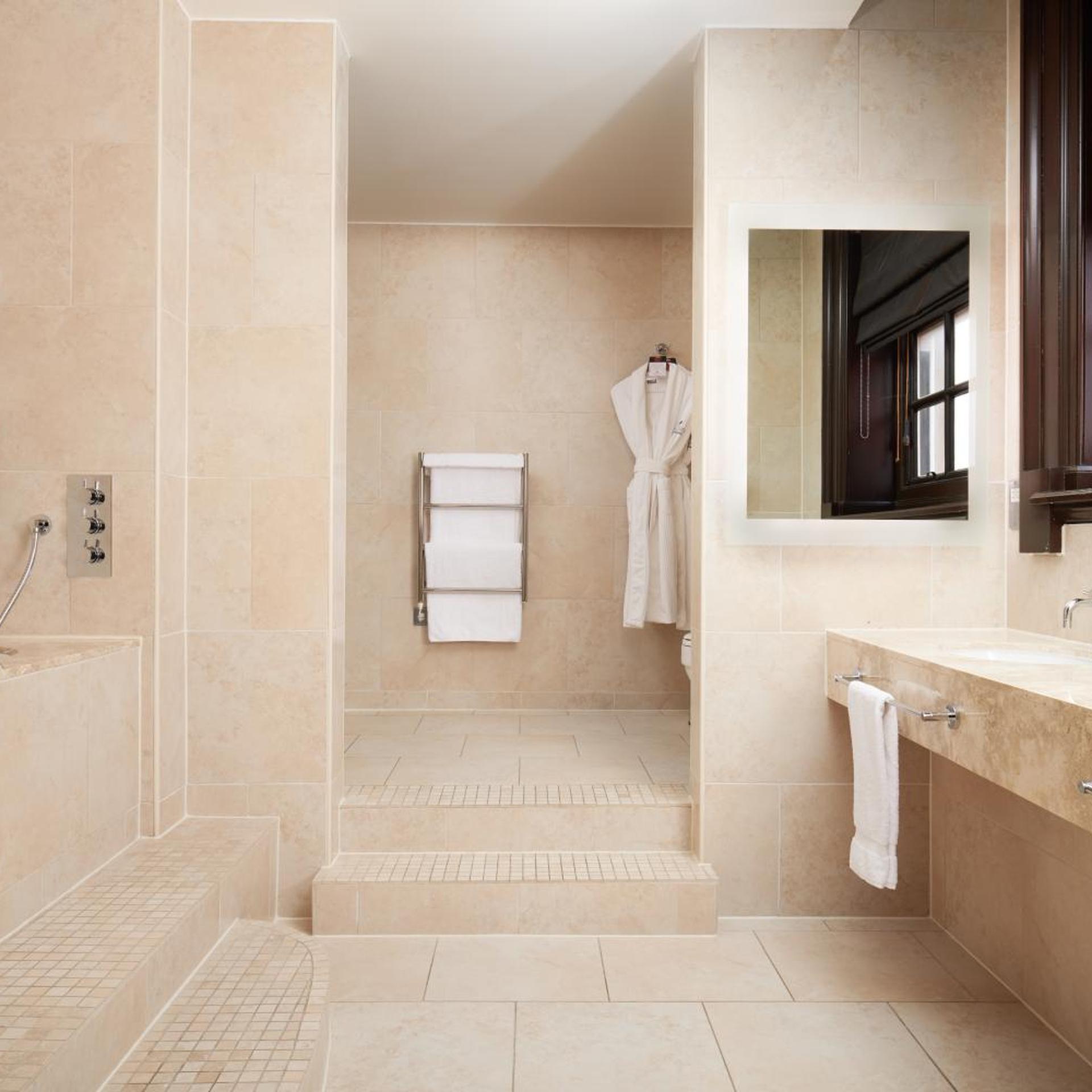 Heritage, Grand, Suite, King Bed، The Grand York 12/13