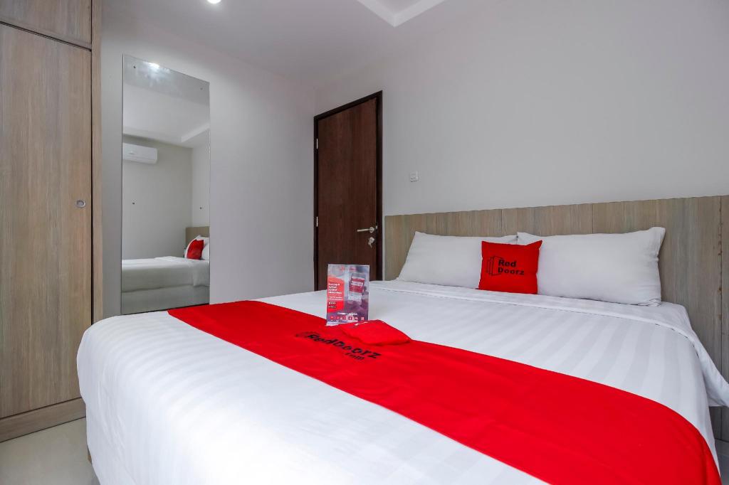 Reddoorz Plus @ Tb Simatupang 16/49