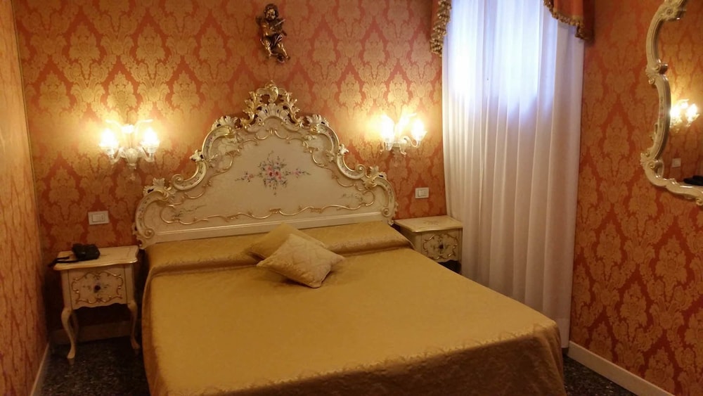 CLASSIC, DOUBLE BED