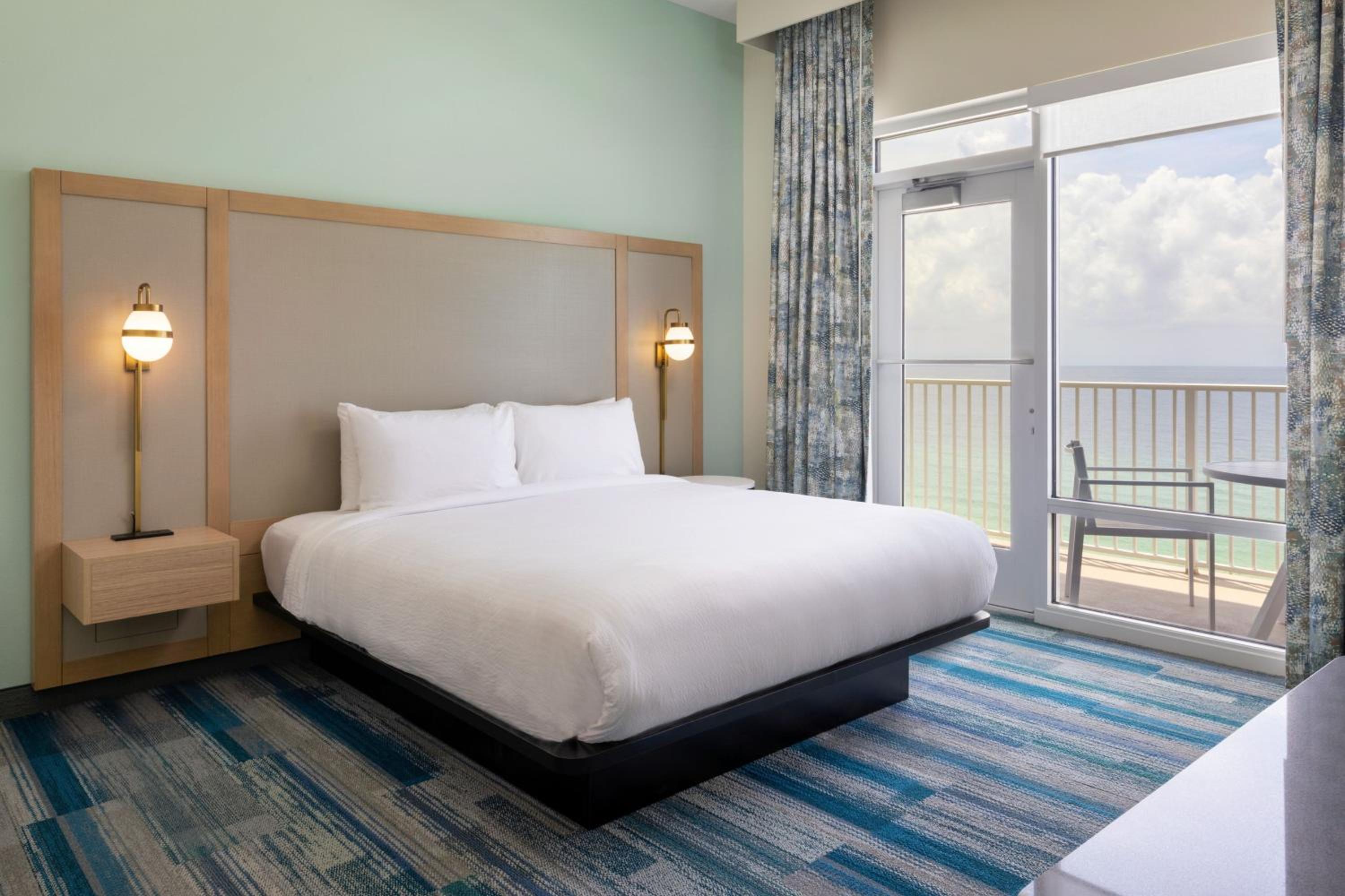 1 Bedroom, Suite, King Bed, Bunk Beds, Beach View, Sofa, Balcony