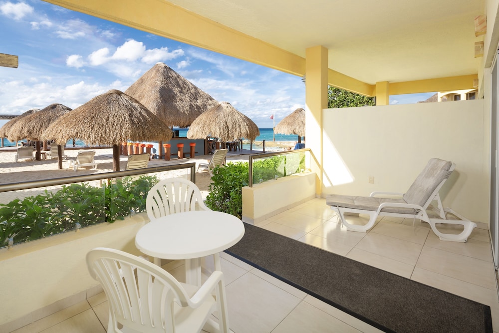 Playa Azul Cozumel 67/67