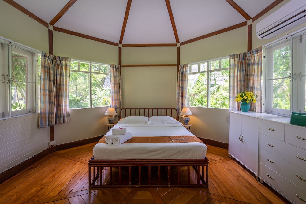 Fisherman Way Beach Resort 44/74