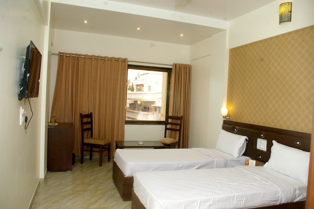 HOTEL GULMOHAR PRIDE 7/31