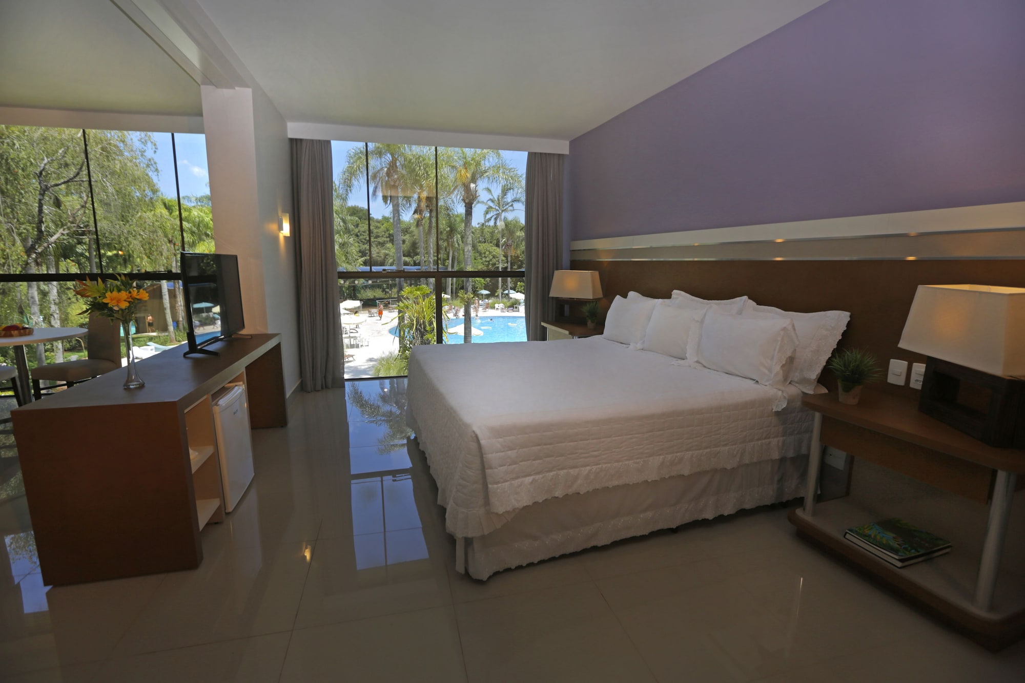 DELUXE, SUITE