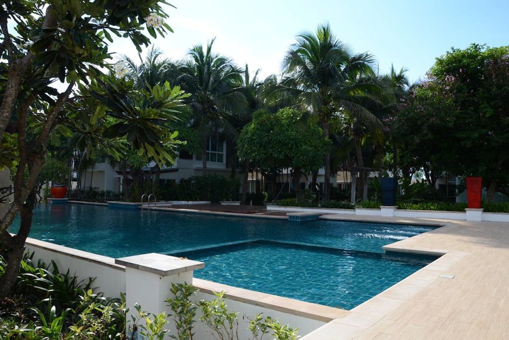 Simantra Private Villas 22/24