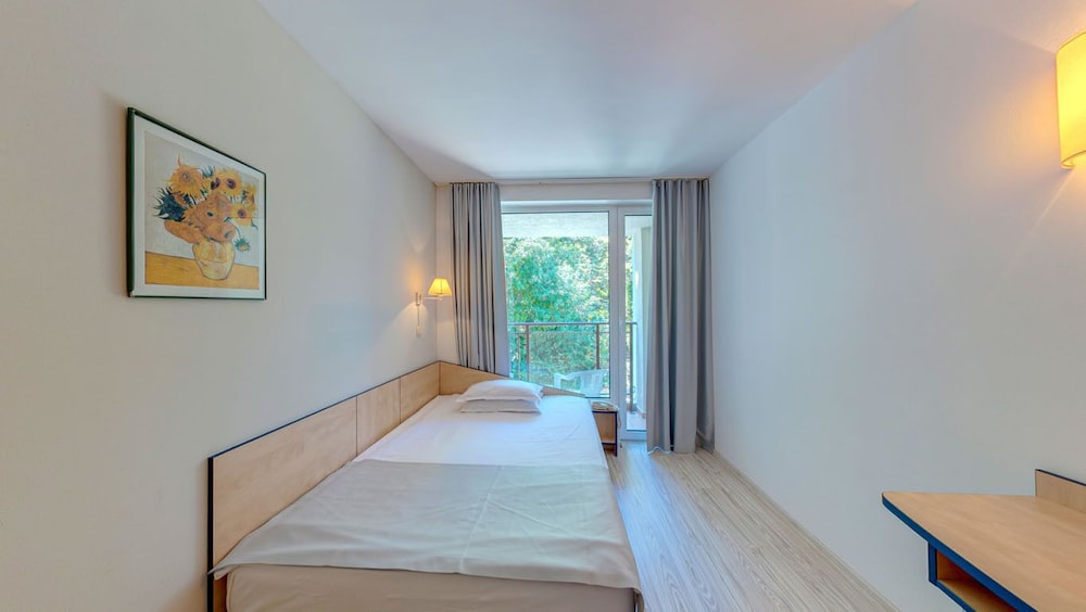 Madara Park Hotel 15/50