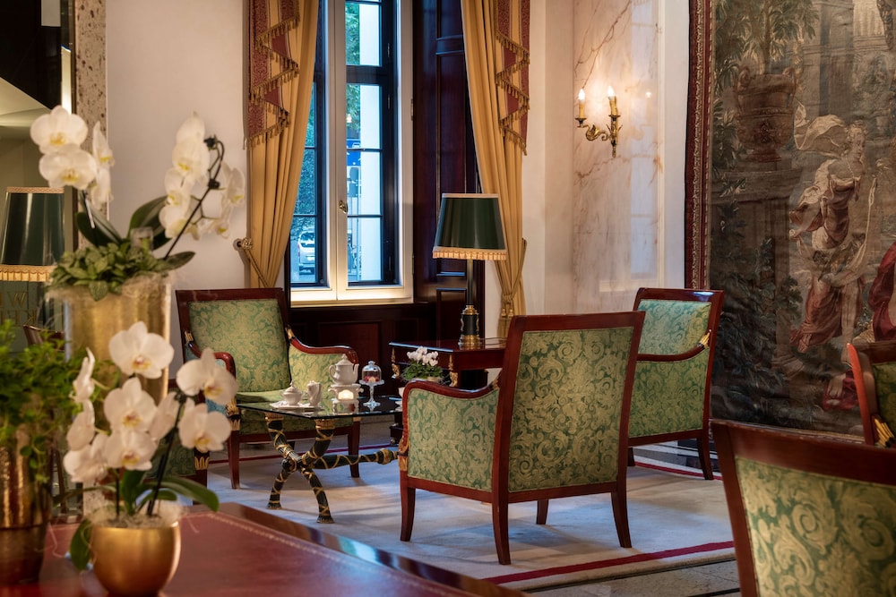 Best Western Premier Grand Hotel Russischer Hof 56/67