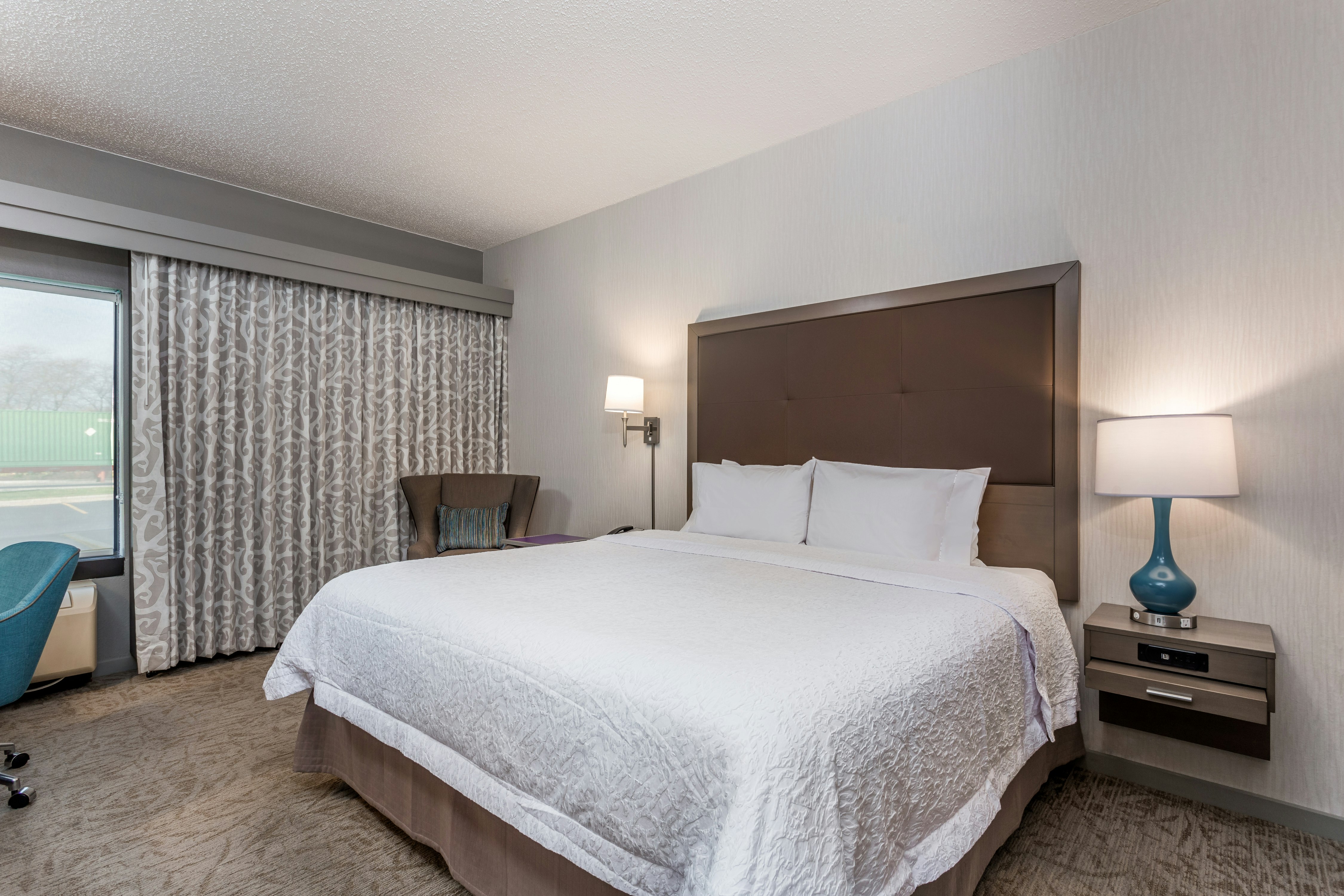ROOM, QUEEN BED, ACCESSIBLE