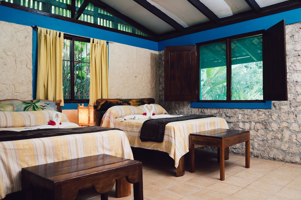 Atlantida Lodge 37/63