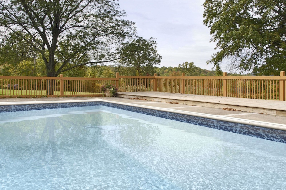 Days Inn By Wyndham Middletown 15/21