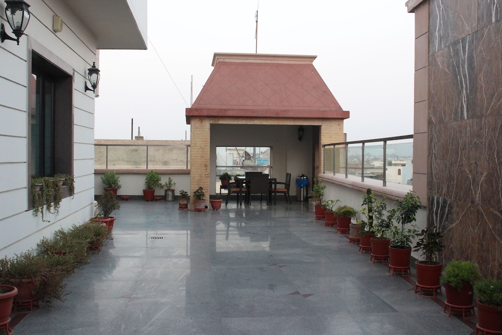 Leela Grande Hotel 44/50