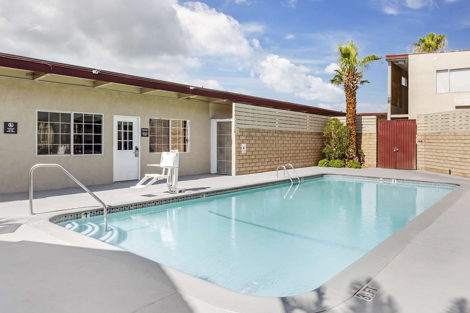 Best Western China Lake Inn 21/24