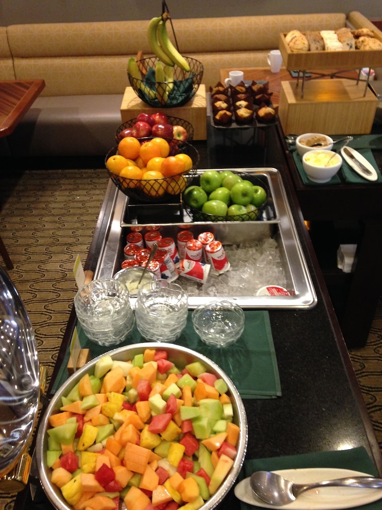 Doubletree Hotel Bakersfield 42/58