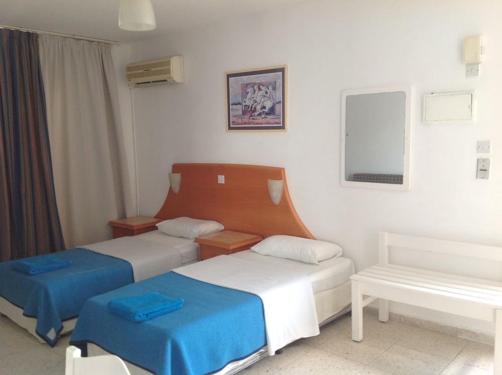 Florea Hotel Apts 15/49