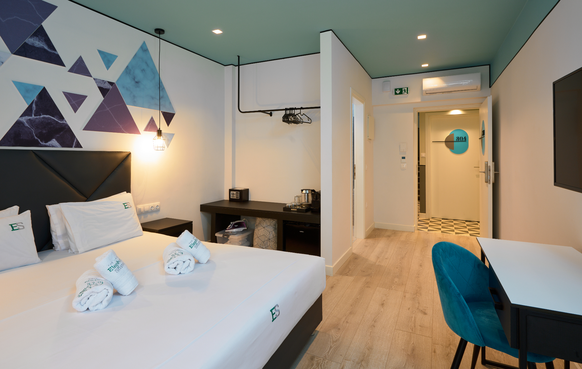Room, Double Bed, Balcony