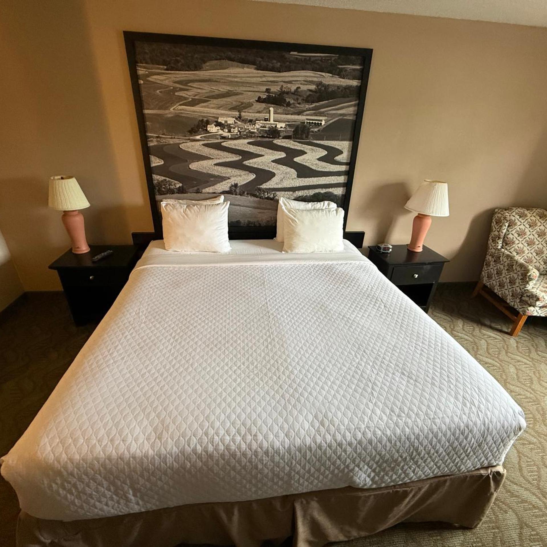 Dodgeville Inn & Suites 19/44