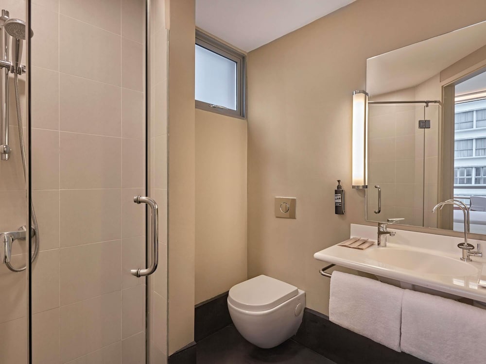 Ibis Singapore Novena Hotel 50/50