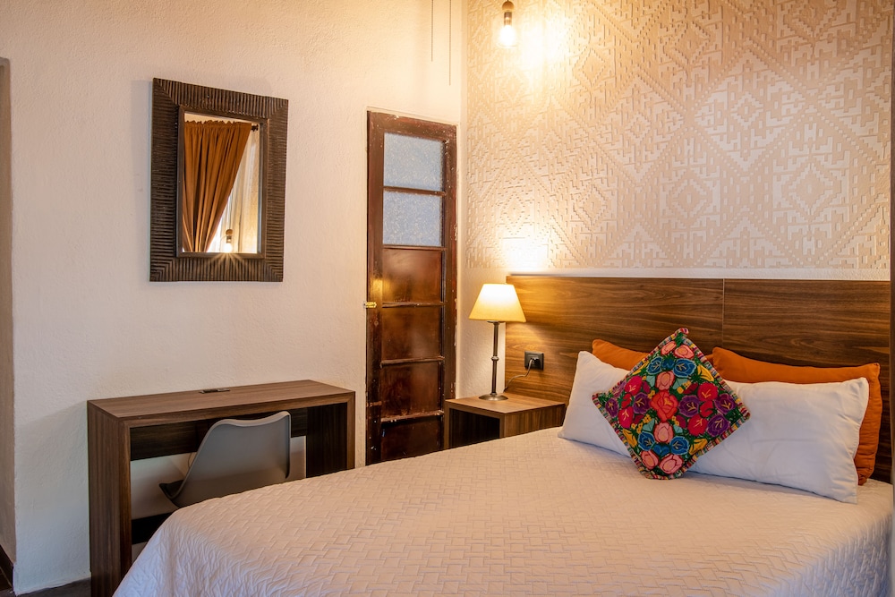 STANDARD, SINGLE, DOUBLE BED, PRIVATE BATHROOM, COURTYARD AREA