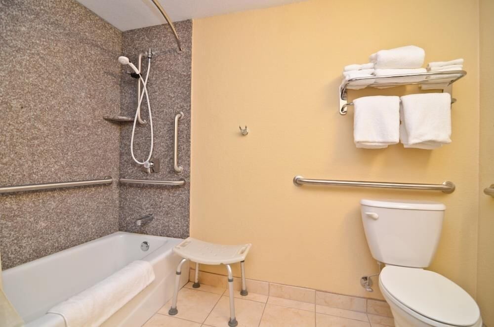 Best Western Plus Parkway Hotel 11/26