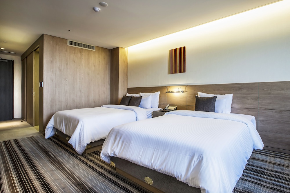 Hamilton Hotel 16/65