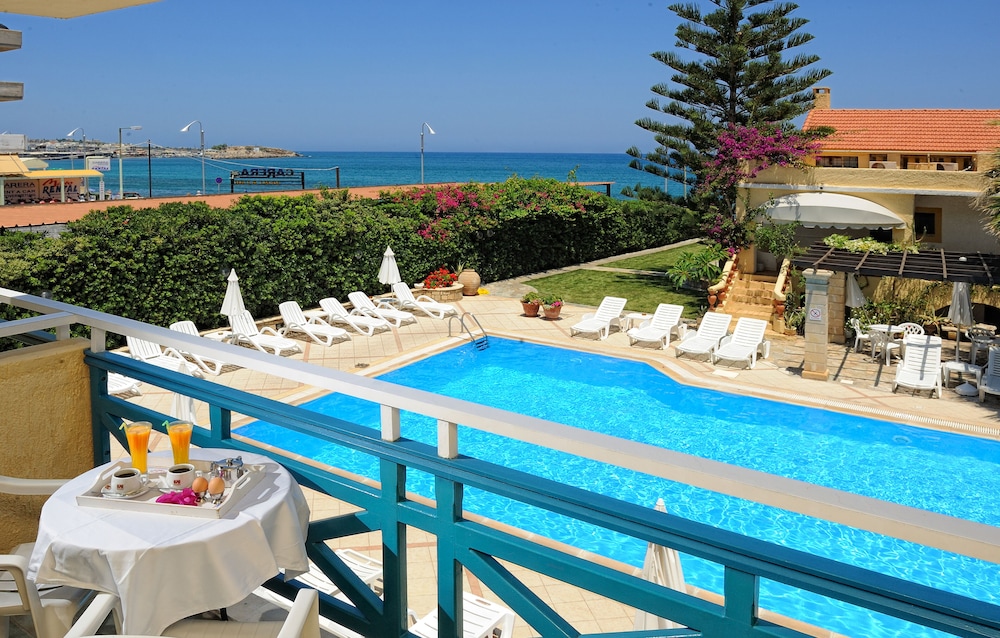 Petra Beach Hotel 61/68