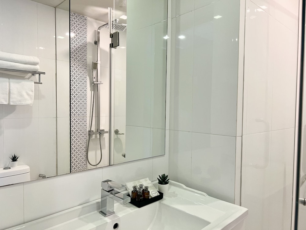 Centro One Patong 64/67