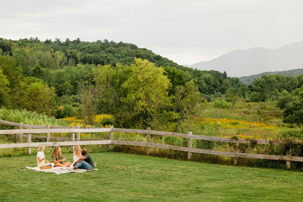 Hill Farm Inn 37/50