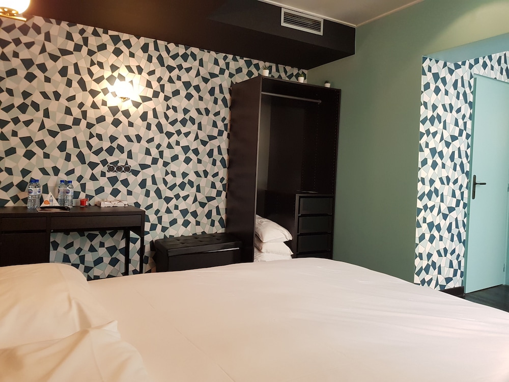 Brit Hotel Aux Sacres - Reims Centre 27/51