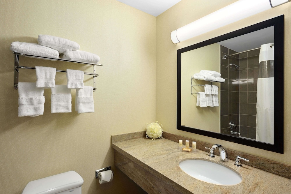 Days Inn By Wyndham Brampton 9/18