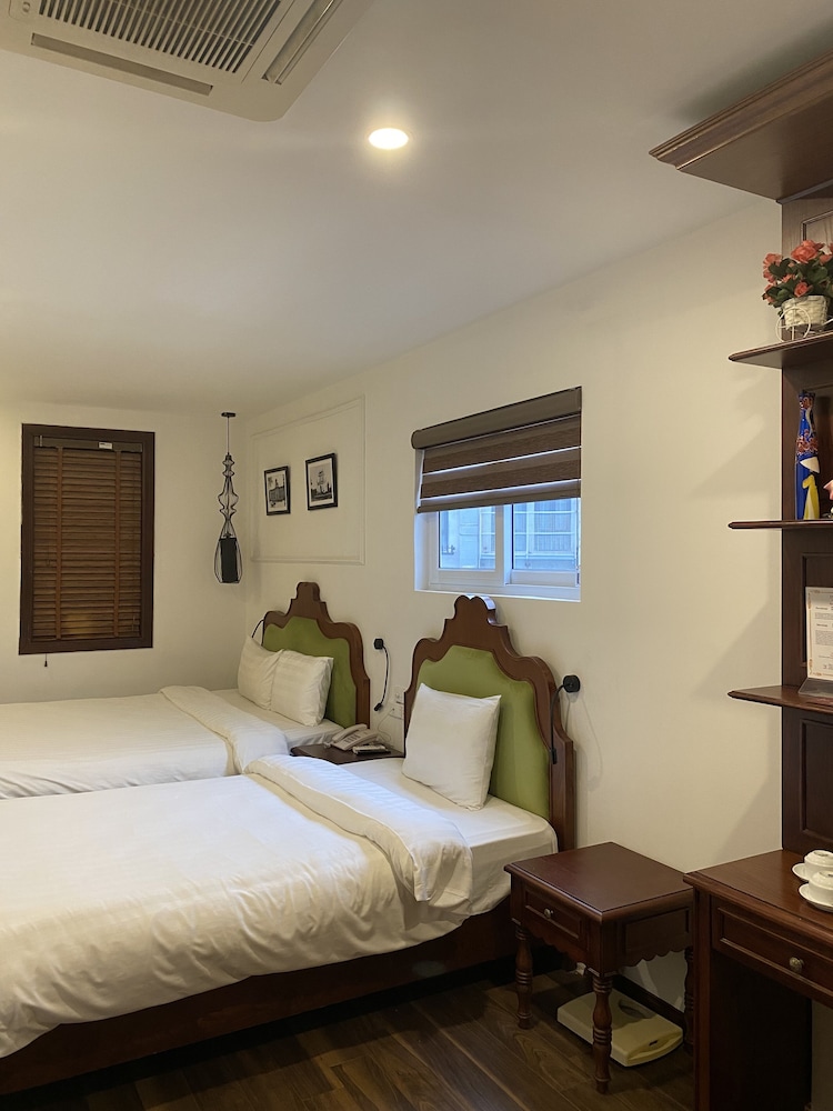 FAMILY SUITE, DELUXE