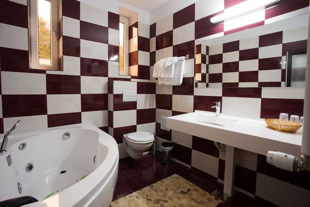 Hotel Rina Cerbul 31/34
