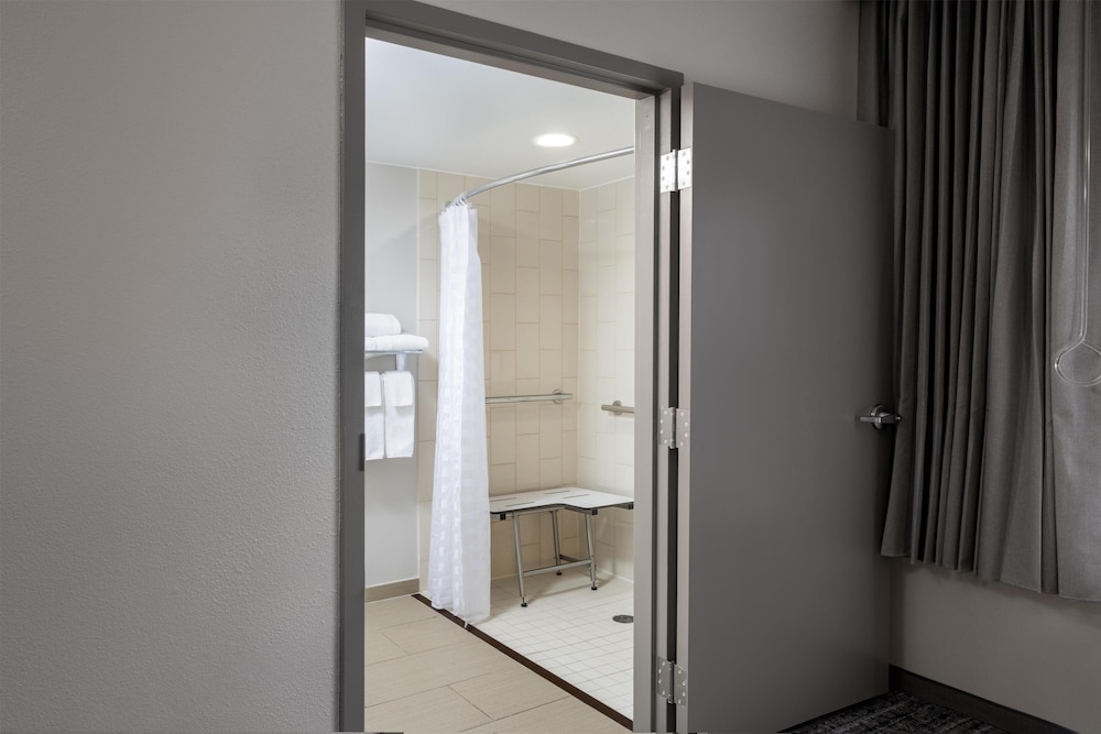 Hyatt Place Atlanta Airport-South 59/59